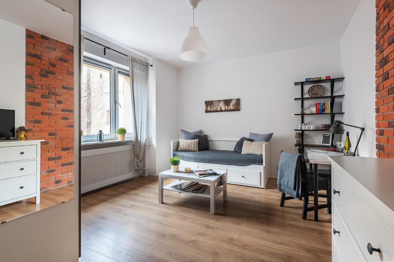 Marszalkowska 83 - Bezplatny Parking - Free Parking - W Pelni Wyposazona Kuchnia - 500m Do Dworca Centralnego - Okna Od Strony Dziedzinca - Wifi - Smart Tv Leilighet *